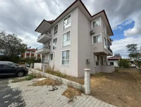 Ortaca Cumhuriyette 2+1 Bahçeli Giriş Kat Daire Satılık.