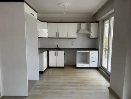 Ortaca Cumhuriyette 2+1 Bahçeli Giriş Kat Daire Satılık.