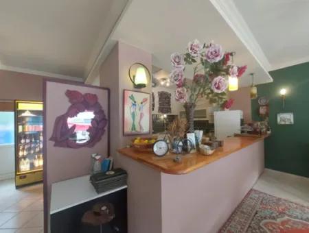 Dalyan Kanal Manzaralı Merkezde Kapı Müşterisi Hazır Devren Kiralık Cafe