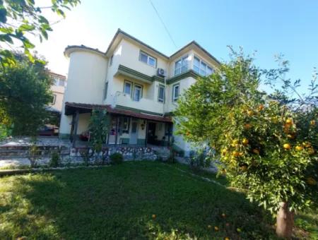 Ortaca Kemaliye De 645 M2 Arazide 4+1 Ve 3+1 Yüzme Havuzlu Ev Satılık Veya Takas